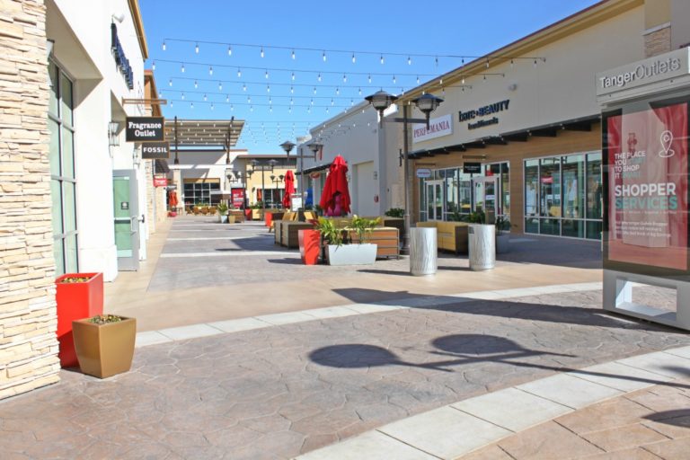 Tanger Outlets – Texas Bomanite