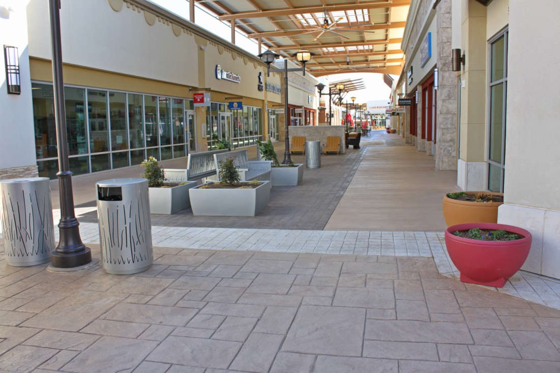 Tanger Outlets – Texas Bomanite